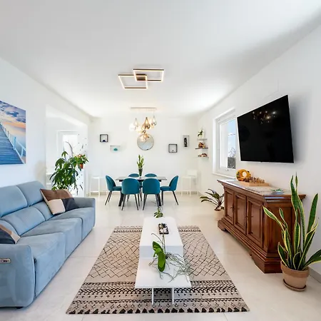 Vila Yourhome - Solantis
